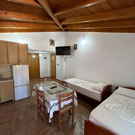 Caushi Apartments Ксамил Экстерьер фото