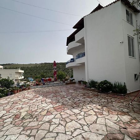 Caushi Apartments Ксамил Экстерьер фото