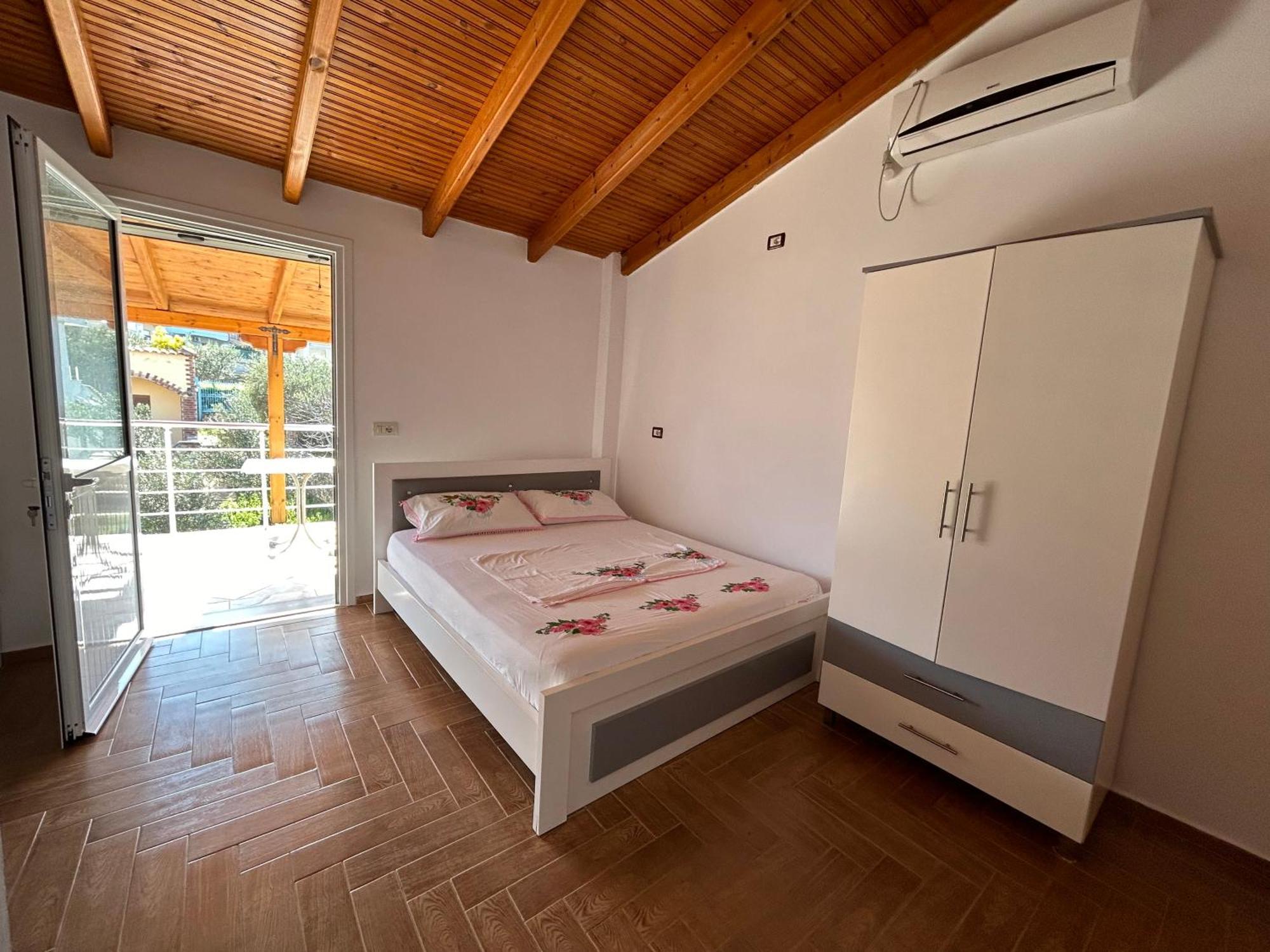 Caushi Apartments Ксамил Экстерьер фото
